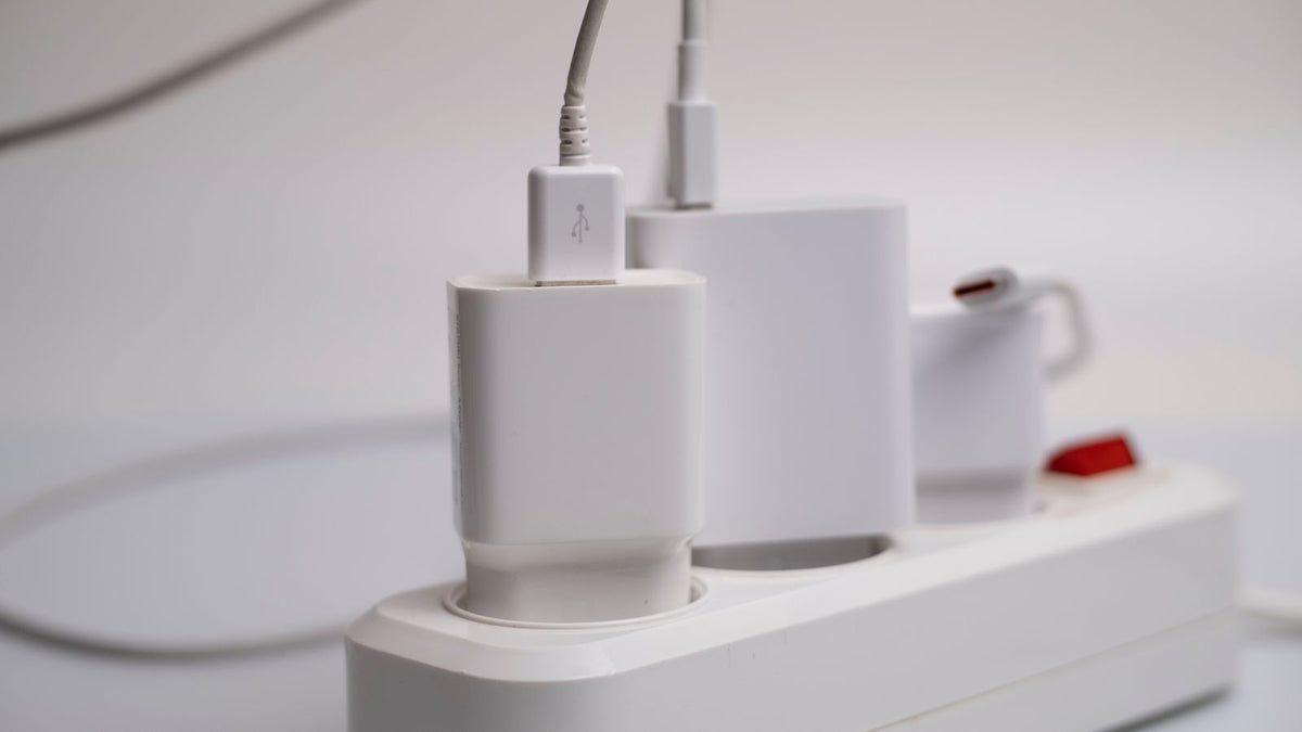 Powerbank opladen: hoe lang duurt het en hoe doe je het goed? - TitanBanks