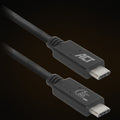 Titan Cable C naar C snellaadkabel op donkere achtergrond, USB-C naar USB-C, 2 meter